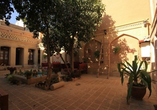 فضای داخلی اقامتگاه سنتی ماه منیر شیراز